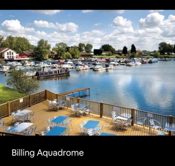 Billing Aquadrome Northampton, Royale Poplar Km12 Apartman Kültér fotó